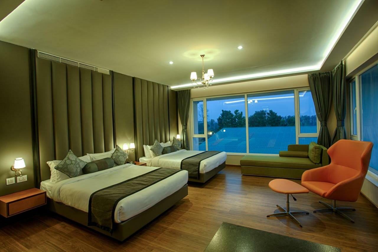Four Vedas Hotel & Resort 西里古里 外观 照片